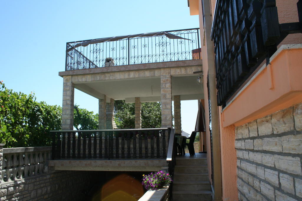 Apartments Santa Barbara Biograd Na Moru Exterior foto