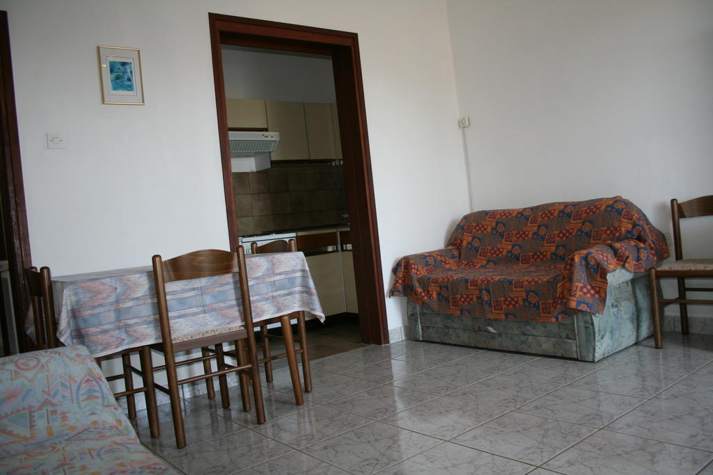 Apartments Santa Barbara Biograd Na Moru Quarto foto