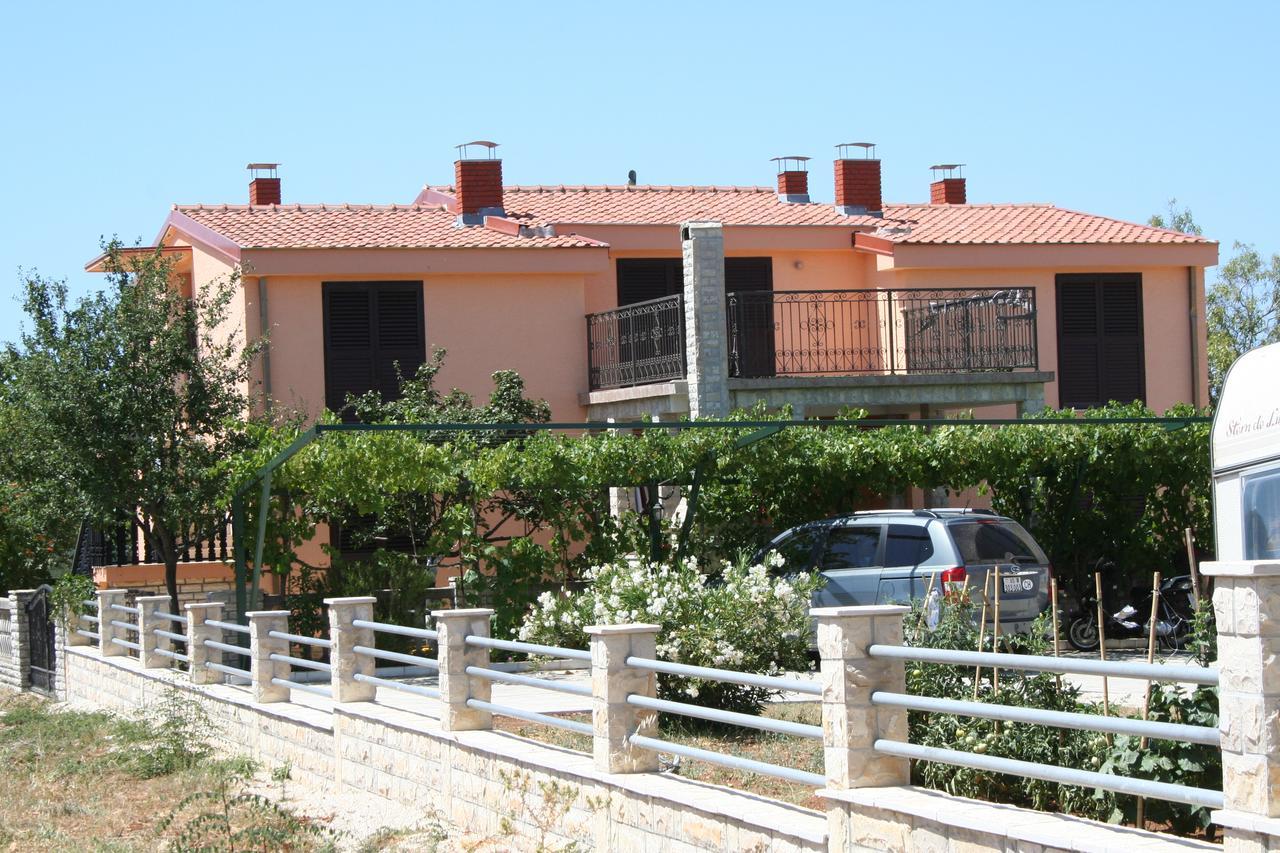 Apartments Santa Barbara Biograd Na Moru Exterior foto